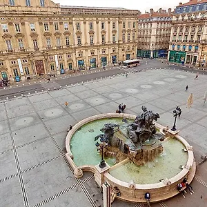 Host - De Luxe Aux Terreaux&jacuzzi Lyon